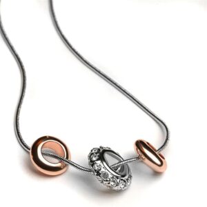Missoma has become a go-to for those seeking jewellery that feels both personal and stylish. Known for its balance of sustainability and craftsmanship, the UK brand offers more than just accessories. It provides a complete experience that blends thoughtful design with accessible luxury.